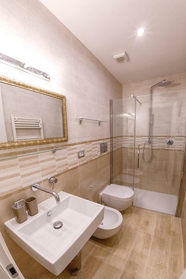 Modern Apartment Near Colosseum Róma Kültér fotó